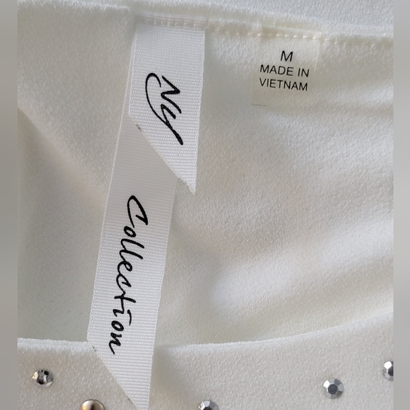 SALE NWT NY Collection White Flutter Sleeve Top Silver & Gold Studded Accents M - Picture 11 of 15